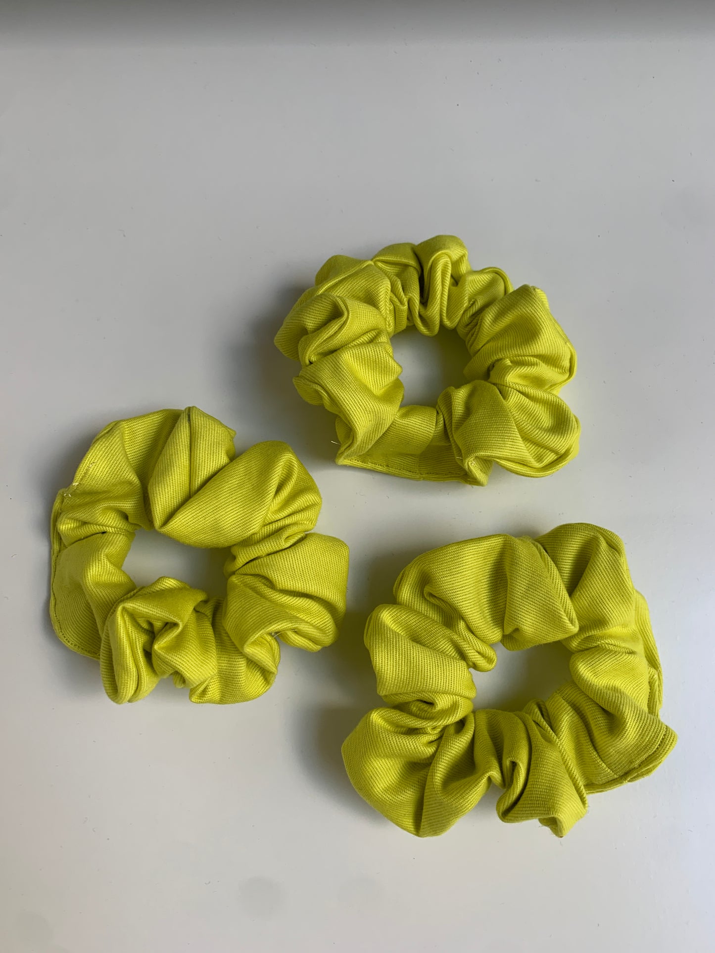 Art Scrunchie Neon Yellow