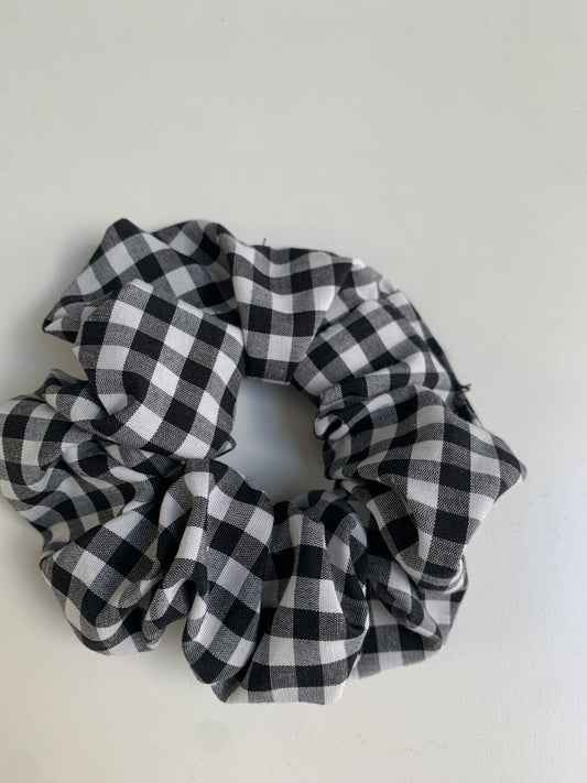 Art Scrunchie Gingham